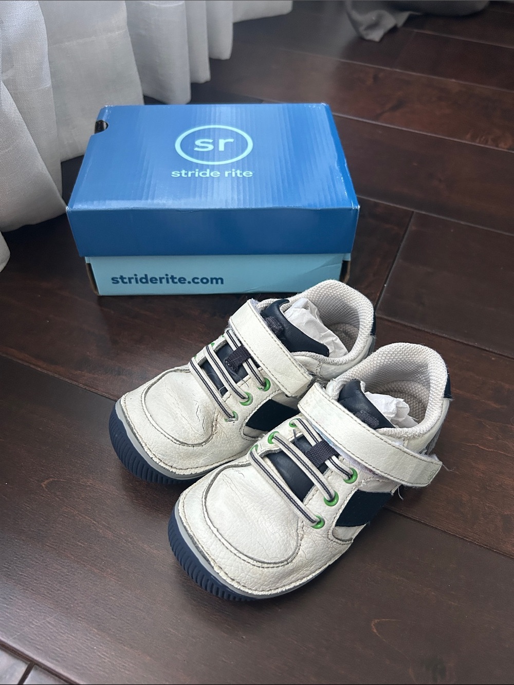 Stride Rite Wes White - size 10 Wide